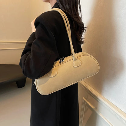 Cleo Schultertasche aus Wildleder