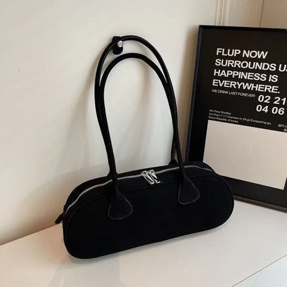 Cleo Schultertasche aus Wildleder