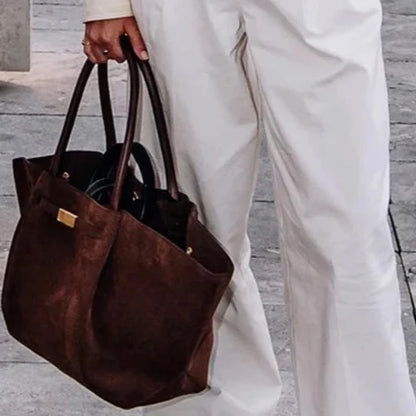 Harper Velourstasch